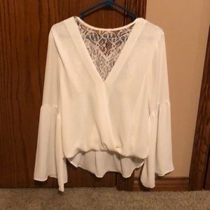 Gorgeous white blouse!